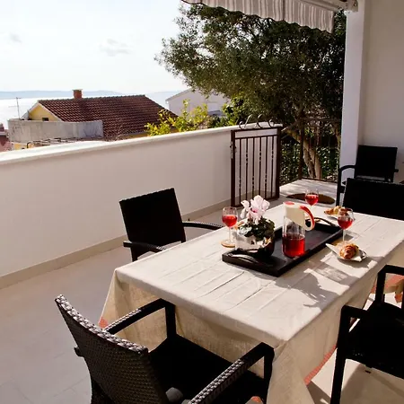 Olive Tree Holiday House With Pool Hébergement de vacances Trogir