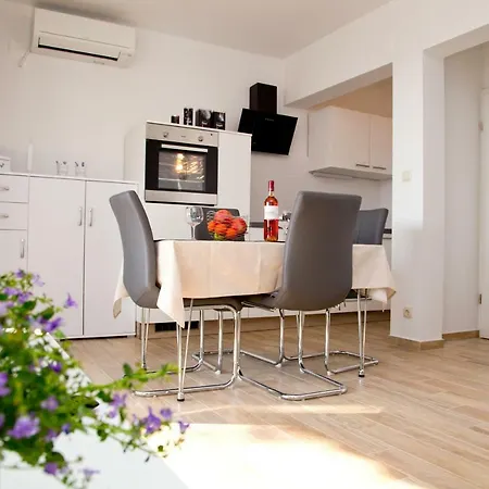 Olive Tree Holiday House With Pool * Trogir