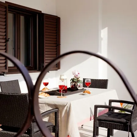 Olive Tree Holiday House With Pool